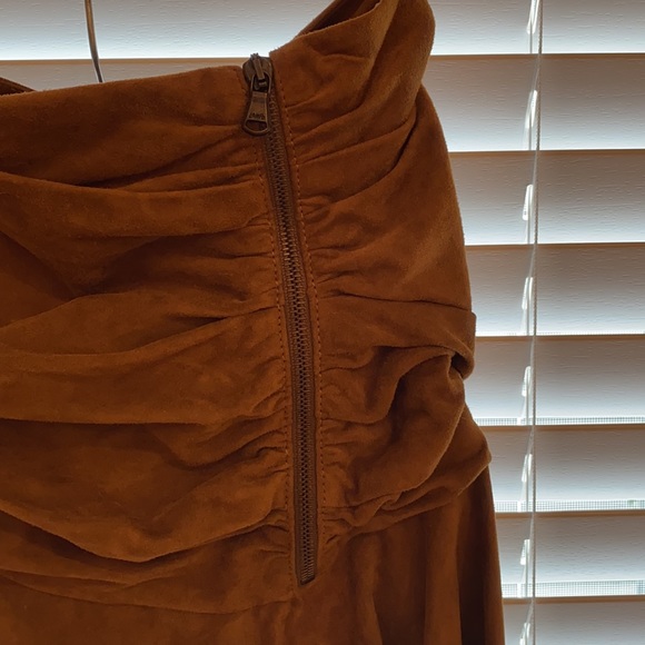 COPY - Veronica Beard suede skirt - Picture 2 of 4